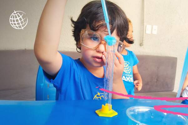 Descubra como o Axis prepara o seu filho para o futuro